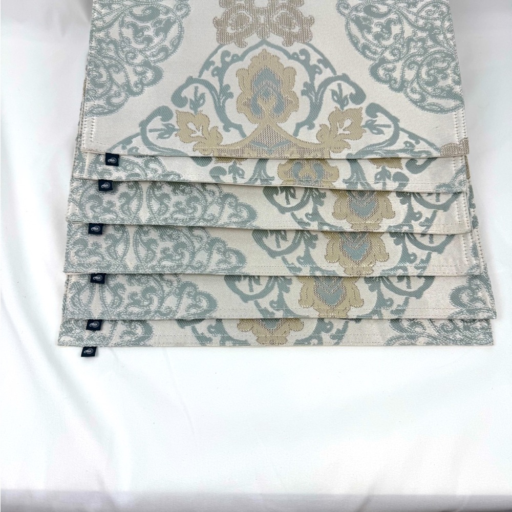 Waterford Jonet Placemats, Set of 6 in like new condition.